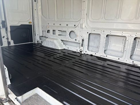 Used 2023 Ford Transit 250 Medium Roof RWD image 4