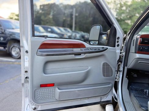 Used 2005 Ford F250 Lariat AWD/4WD image 28
