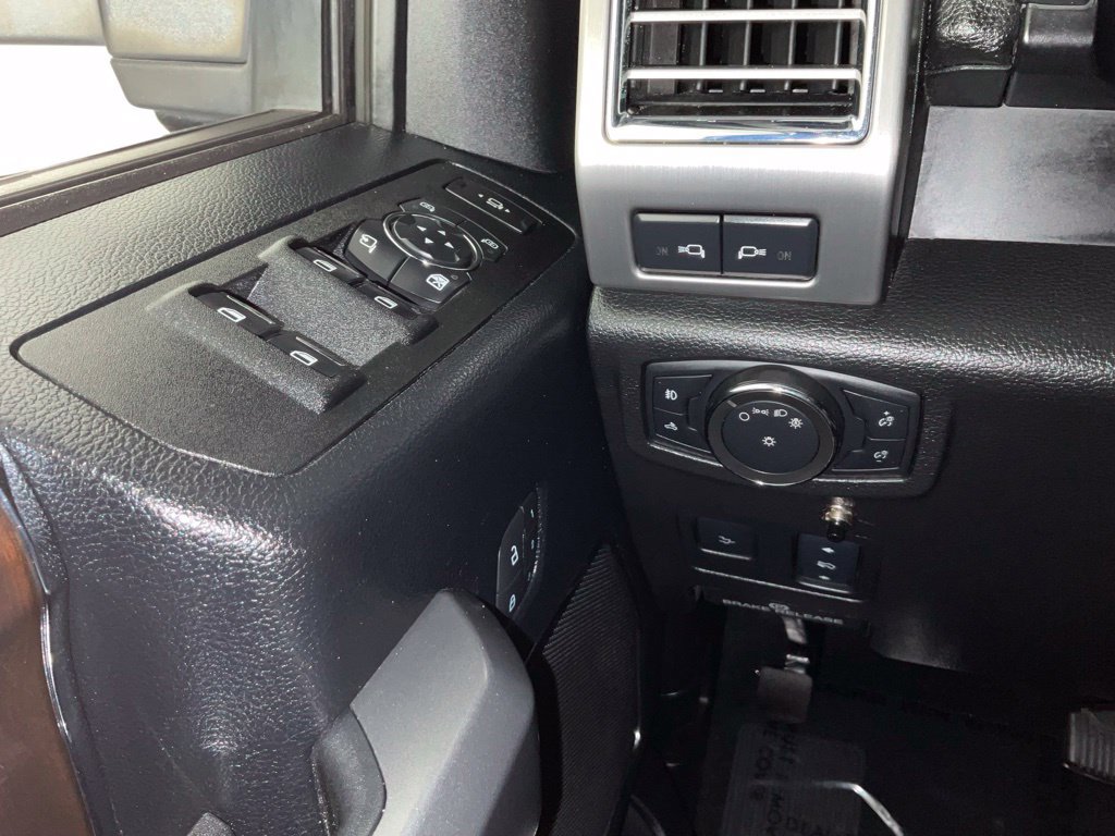 Used 2017 Ford F250 Platinum w/ Platinum Ultimate Package AWD/4WD image 21