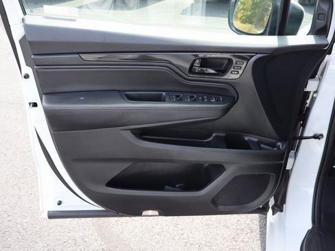 Used 2023 Honda Odyssey Touring image 3