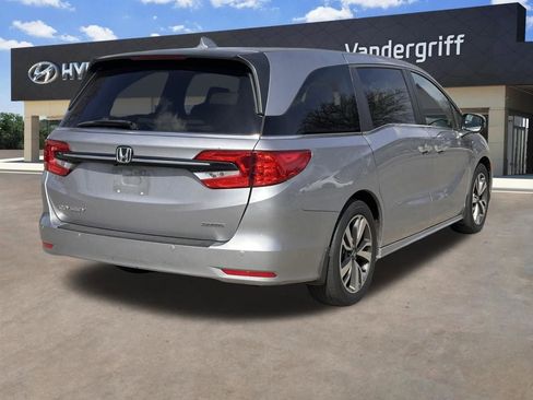 Used 2022 Honda Odyssey Touring image 11