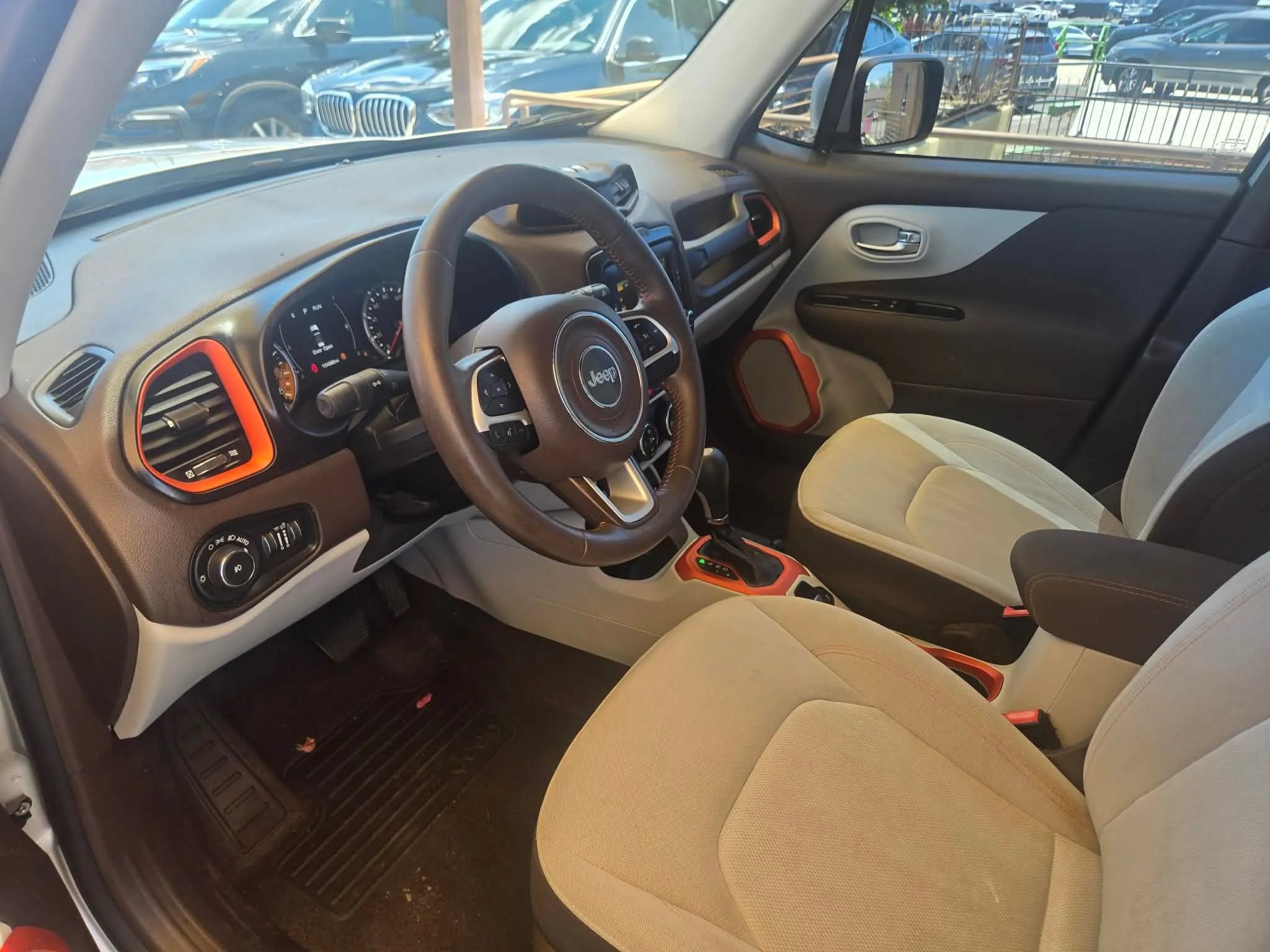 Used 2015 Jeep Renegade Latitude w/ Popular Equipment Group FWD image 6