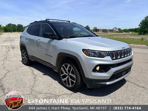 Used 2025 Jeep Compass Limited AWD/4WD image 7