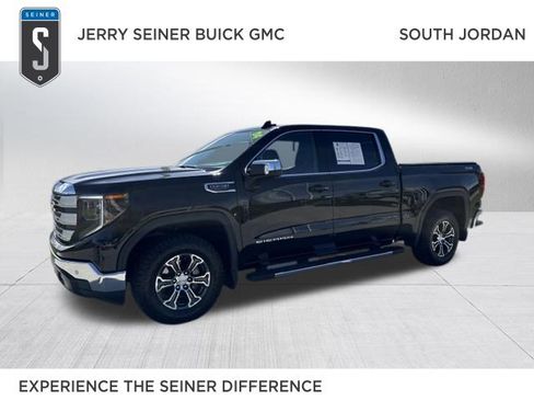 Used 2024 GMC Sierra 1500 SLE w/ Preferred Package image 1