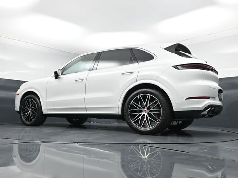New 2026 Porsche Cayenne AWD/4WD image 23