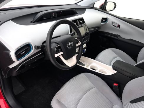 Used 2017 Toyota Prius Three FWD image 12