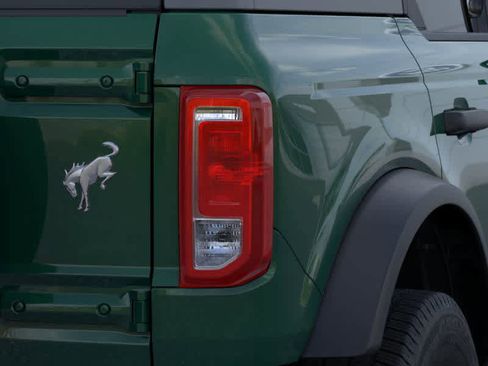 New 2025 Ford Bronco 4-Door image 23