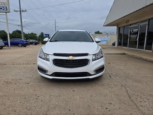 Used 2015 Chevrolet Cruze LT FWD image 2