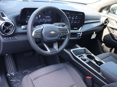 New 2027 Chevrolet Equinox LT FWD image 5