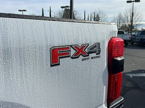 New 2025 Ford F250 Lariat w/ FX4 Off-Road Package image 13
