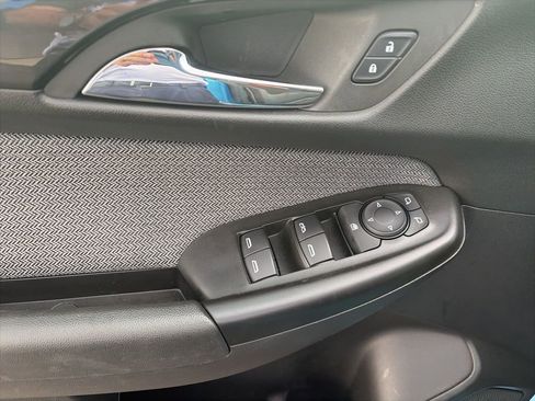 Used 2025 Chevrolet TrailBlazer LT AWD/4WD image 13