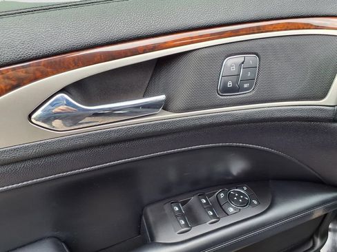 Used 2017 Lincoln MKZ Reserve w/ Technology Package FWD image 28