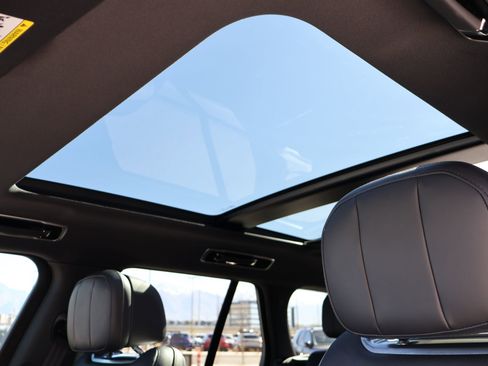 Certified 2023 Land Rover Range Rover SE image 24