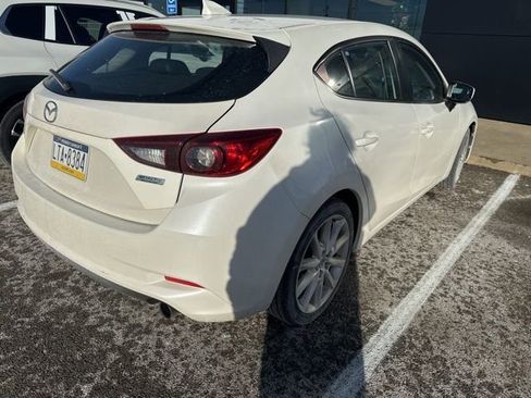 Used 2017 MAZDA MAZDA3 Grand Touring image 3