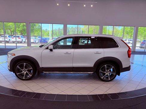Used 2017 Volvo XC90 T6 Inscription w/ Vision Package image 4
