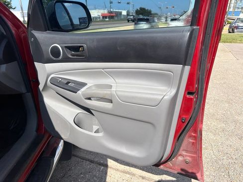 Used 2012 Toyota Tacoma PreRunner w/ TRD Sport Pkg RWD image 16