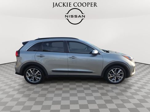 Used 2022 Kia Niro Touring Special Edition image 4