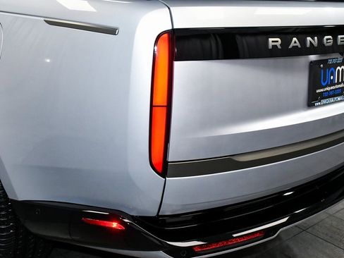 Used 2025 Land Rover Range Rover SE image 94