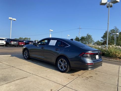 Used 2023 Honda Accord EX image 8
