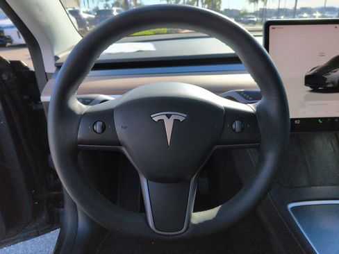 Used 2023 Tesla Model Y Long Range image 17