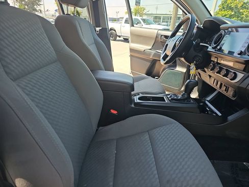 Used 2022 Toyota Tacoma SR AWD/4WD image 11