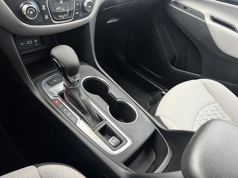 Used 2022 Chevrolet Equinox LS AWD/4WD image 26