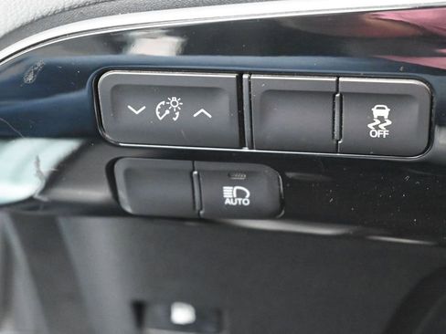 Used 2017 Toyota Prius Two w/ Carpet Mat Package FWD image 13