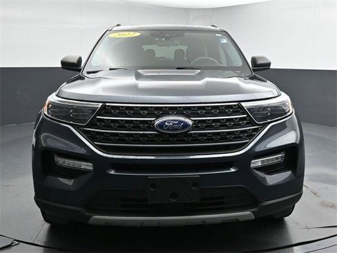 Used 2022 Ford Explorer XLT w/ Equipment Group 202A image 5