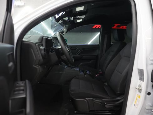 Used 2024 Chevrolet Colorado W/T RWD image 13