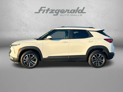 Used 2025 Chevrolet TrailBlazer LT AWD/4WD image 5