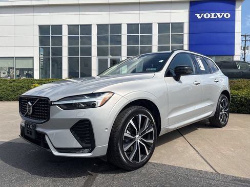 Certified 2025 Volvo XC60 B5 Plus AWD/4WD image 2