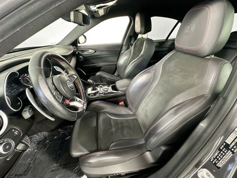 Used 2020 Alfa Romeo Giulia Quadrifoglio w/ Nero Edizione RWD image 21