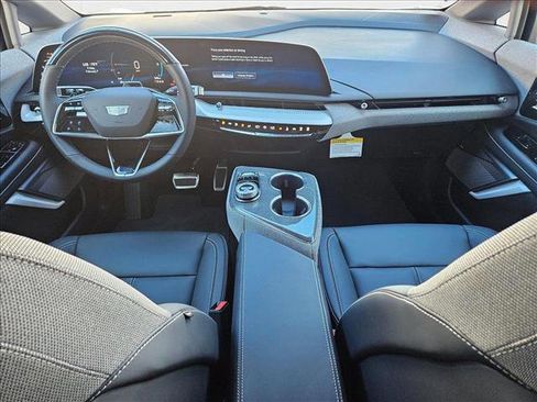 New 2025 Cadillac Optiq Luxury 1 image 16