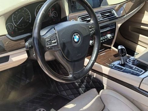 Used 2010 BMW 750Li RWD image 2