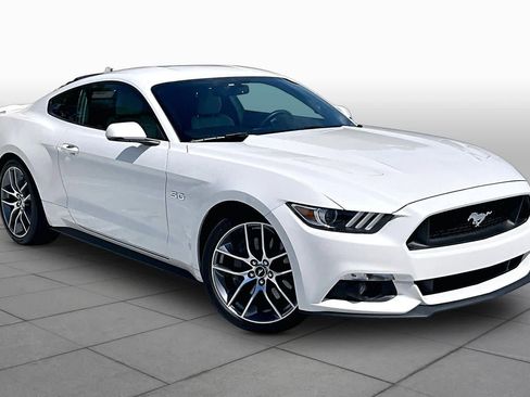 Used 2017 Ford Mustang GT Premium RWD image 3