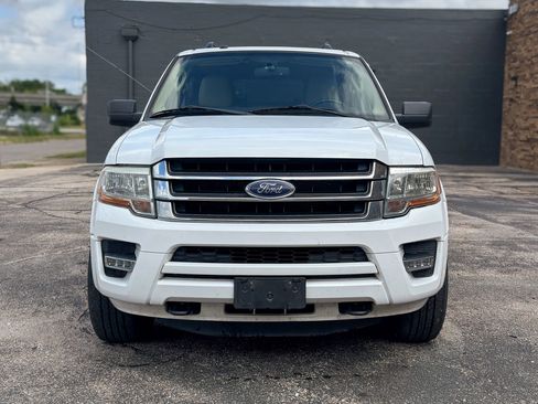 Used 2017 Ford Expedition EL XLT w/ Equipment Group 202A AWD/4WD image 2