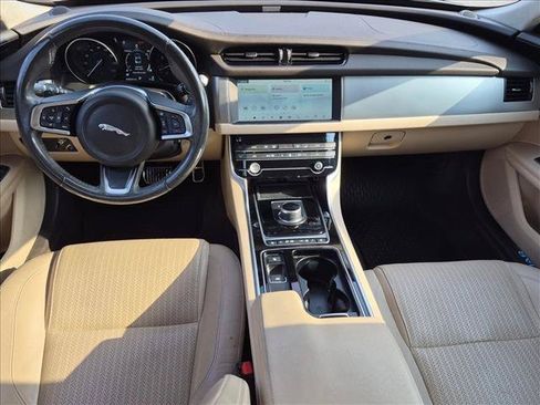 Used 2020 Jaguar XF Prestige AWD/4WD image 16