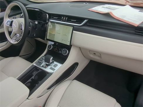 New 2025 Jaguar F-PACE R-Dynamic S image 6