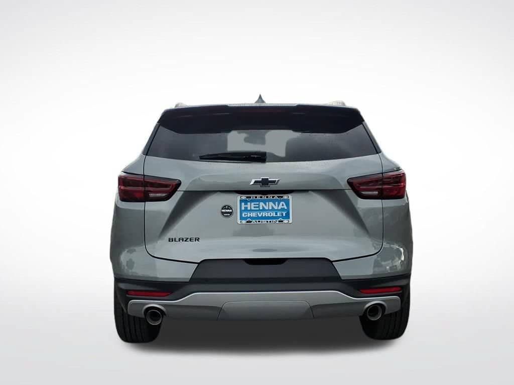 New 2026 Chevrolet Blazer LT w/ Convenience Package FWD image 4