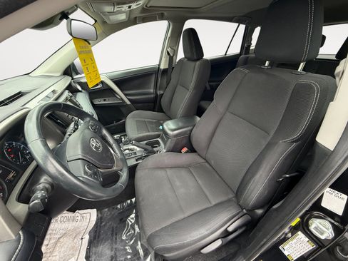 Used 2018 Toyota RAV4 XLE image 10