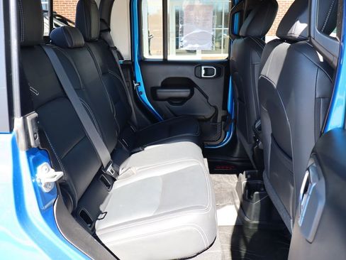 Used 2022 Jeep Gladiator Sport image 45