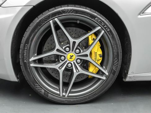 Used 2011 Ferrari California image 29
