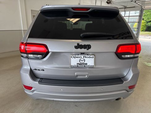 Used 2020 Jeep Grand Cherokee Altitude AWD/4WD image 6