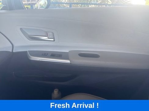 Used 2026 Toyota Sienna XLE FWD image 13