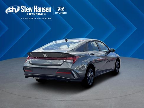 New 2026 Hyundai Elantra Sport image 8
