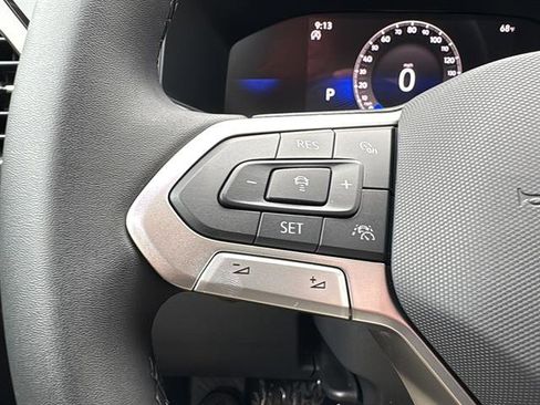 New 2026 Volkswagen Taos SE image 16