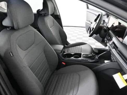 New 2025 Kia K4 EX image 13