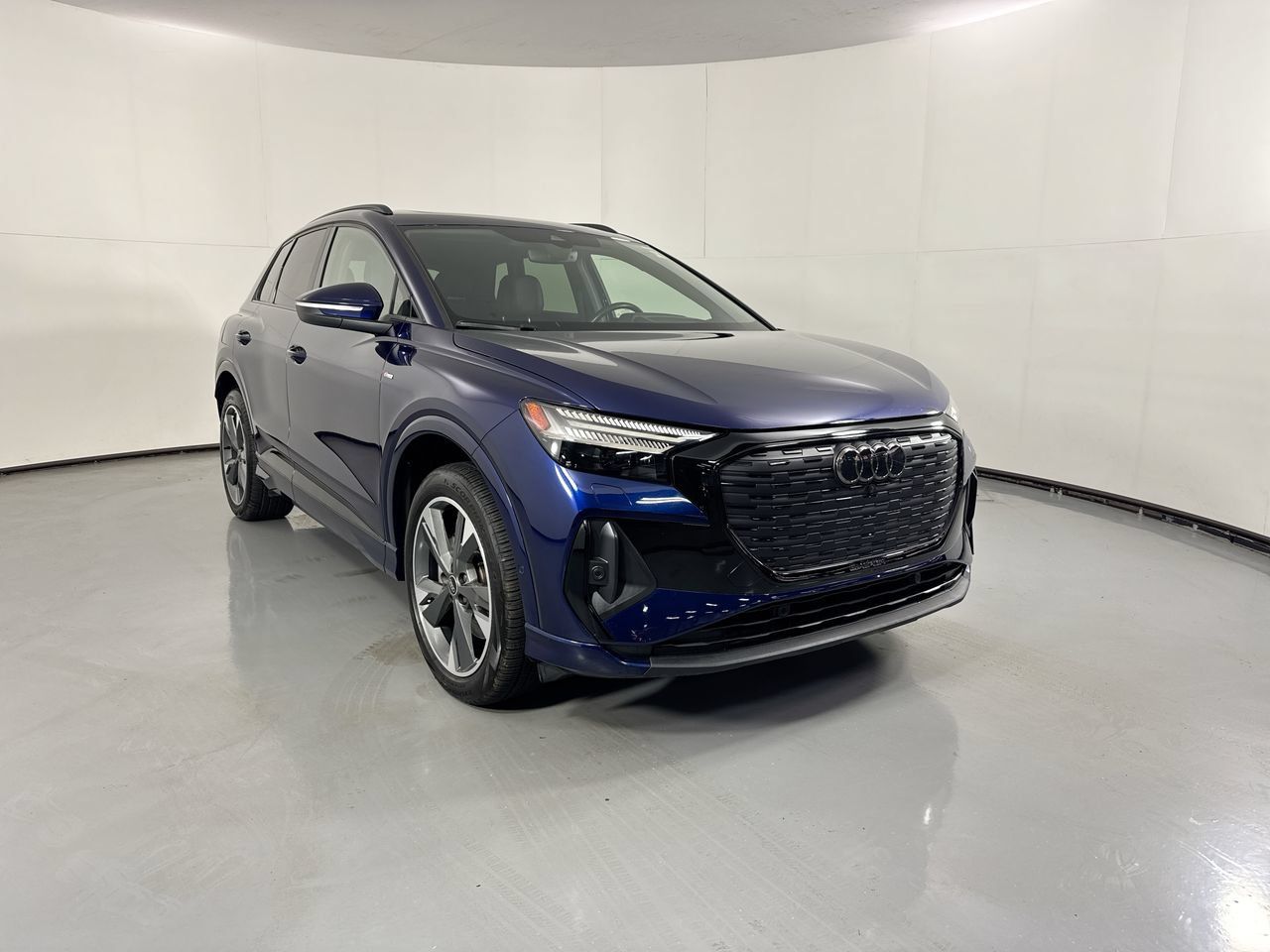 Used 2023 Audi Q4 e-tron Prestige w/ Black Optic Package AWD/4WD image 3