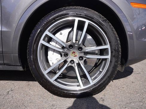 Used 2020 Porsche Cayenne Turbo AWD/4WD image 26