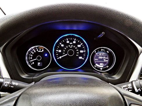 Used 2017 Honda HR-V EX image 15